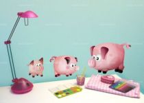Stickers cochons. Planche de trois stickers cochons imprim�s sur adh�sifs et d�coup�s � la forme. Impossible de penser � la d�coration d'une chambre d'enfant sur le th�me des animaux de la ferme sans coller des cochons adhesifs