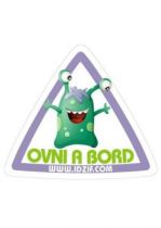 Sticker Automobile � placer sur un v�hicule ou en d�coration murale. Sticker automobile d�coratif enfant \"OVNI � bord\" imprim� sur adh�sif d�coup� � la forme.