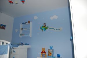 Un sticker personnalisable pour le d�co de chambre de votre b�b�.