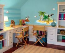 Stickers muraux enfants : Ile au tr�sor imprim�e sur adh�sif avec d�coupe � la forme. On ne sait pas se qui se cache derri�re ces buissons...sans doute une belle d�coration de chambre d\'enfants.