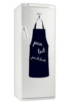 Stickers ardoise. Ce sticker tablier d�coup� dans un vinyle ardoise adh�sif est original, vous pourrez noter vos recettes du jour tout en donnant un c�t� personnel � votre cuisine et recommencer le lendemain, un coup d\'�ponge et c\'est reparti. Une simple craie et votre d�coration changera chaque jour gr�ce � votre stickers ardoise autocollant.