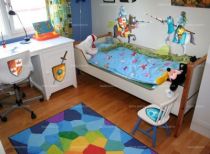 Sticker Chevalier Higore le Grand imprim� sur adh�sif d�coup� � la forme. Avec ce sticker, vous allez pouvoir cr�er un univers sur mesure � votre enfant. La d�coration la chambre d\'enfant est l\'une de nos sp�cialit�s, tous nos mod�les de stickers chevaliers existent en plusieurs tailles.