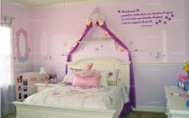 Sticker citation \"quand on rentre dans...\" de Fernand Raynaud. Sticker adh�sif d�coup�s � la forme dans vinyle de couleur unie. Ce visuel fera sensation dans votre int�rieur.