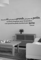 Sticker citation : Dans la vie, y'a pas de grands (...). La bonne longueur pour les jambes (...)