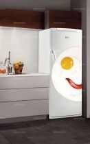 Sticker frigo Omelette. D�coration de frigidaire imprim� sur vinyle adh�sif avec finition effa�able � sec ou non, iDzif r�invente la d�co pour le frigo et vous propose une mani�re ludique d\'�crire, de dessiner ou de faire passer des messages sur l\'objet le plus visit� de la maison. A vous de le revisit� avec ce sticker sp�cial frigo
