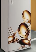 Sticker frigo couverts cuivr�s. D�coration de frigidaire imprim� sur vinyle adh�sif. iDzif.com r�invente la d�co pour le frigo et vous propose une nouvelle mani�re de d�corer votre cuisine. Ce sticker frigo peut se poser sur toutes autres surfaces lisses de votre choix.