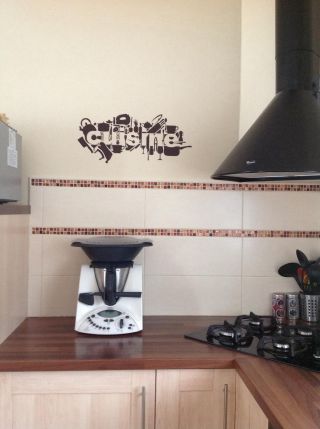 une id�e simple pour d�corer votre cuisine avec un sticker mural