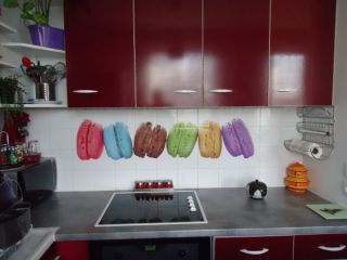 votre cuisine prend des couleurs avec ce sticker macaron