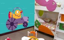 Sticker oiseau dans sa voiture.