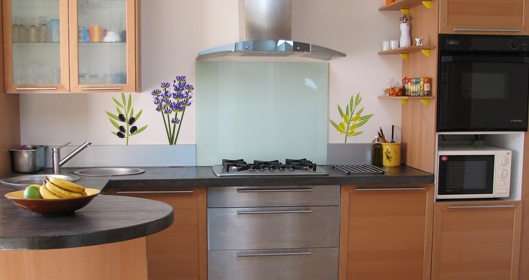 Stickers de provence lavande et olives. visuels imprim�s sur vinyle adh�sif avec d�coupe � la forme. Ces visuels habilleront les murs de votre int�rieur de mani�re totalement originale. Cr�ation graph-ine.