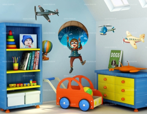 Sticker parachutiste imprim� sur adh�sif d�coup� � la forme.