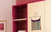 Sticker petit haut de printemps sur cintre.