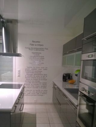 Pourquoi ne pas coller votre recette de cuisine pr�f�r� sur le mur afin de ne jamais l'oublier