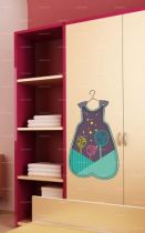 Sticker robe de princesse sur cintre.