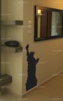 Sticker \"statue de la Libert�\" d�coup� � la forme dans vinyle de couleur unie. Ce visuel habillera vos murs de mani�res originale. Cr�ation MALTIN