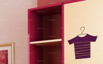 Sticker T-Shirt sur cintre.