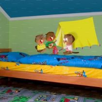 Le stickers castors campeurs pour d�corer la chambre des enfants sur le th�me de la montagne