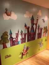 Gr�goire le combattant est imprim� sur adh�sif et d�coup� � la forme. Un duel de chevaliers, voil� une bonne id�e pour r�ussir la d�coration de votre gar�on.