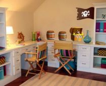 Stickers muraux enfants. Stickers drapeaux pirates imprim�s sur adh�sif avec d�coupe � la forme. Indispensable pour devenir un vrai matelot!