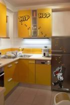 Stickers graffiti B-BOY Musique. Pour �tre dans le coup avec vos enfants ce sticker mural graffiti redonnera une nouvelle jeunesse � votre d�co.