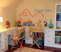 Stickers lion. Stickers adh�sif lion imprim� et d�coup� � la forme pour un rendu parfait sur le mur de vos enfants.