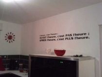 stickers citation l\'heure c\'est l\'heure