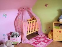 Stickers deux papillons roses imprim�s sur adh�sifs d�coup�s � la forme. La d�coration id�al pour les murs de la chambre de votre petite fille. Cr�ation Kmiep.