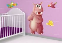 Sticker rhinoc�ros. Le rhinoceros est le plus gros mammif�res terrestres actuels apr�s l\'�l�phant mais quand on le voit d�ssiner comme Madame rhino en rose, il devient le plus beau sticker de mammif�res terrestres. Alors pour donner une touche color� � votre d�coration n\'h�siter pas � coller un sticker d�coratif rhinoc�ros. Cet autocollant rhinoc�ros est imprim� en quadri sur adh�sif et d�coup� aux contours.