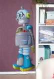 Globule le robot. Ce robot autocollant imprim� sur adh�sif et d�coup� � la forme vous permettra de d�corer la chambre de votre petit gar�on d'une mani�re vraiment unique. Les murs vont prendre des couleurs � l'aide de ce sticker robot. Prenez votre temps pour choisir la dimension la mieux adapt�e pour la d�coration de la pi�ce ou de vos meubles. Tous nos stickers robots sont fabriqu�s sur mesure.