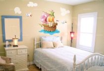 Stickers vaisseau pirate imprim� sur adh�sif avec d�coupe � la forme. Montez vite � bord pour de grandes aventures!